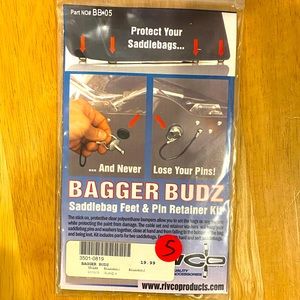 BAGGER BUDZ saddle bag feet and pin retainer kit. Motorcycle